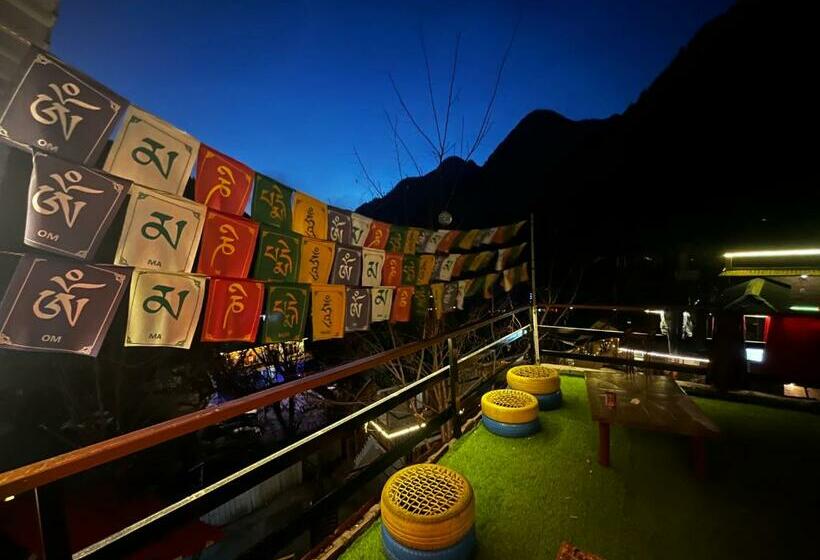 Nirvana By Oztel   Backpacker Hostel