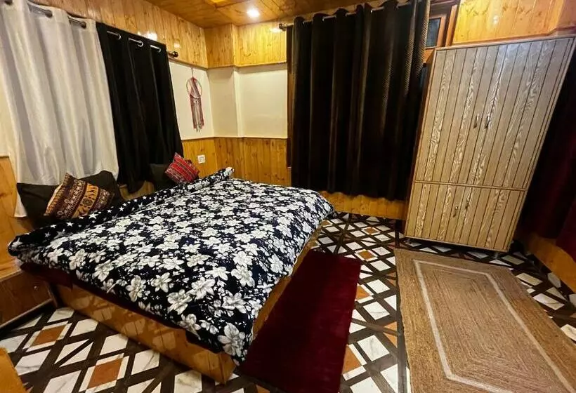 Nirvana By Oztel   Backpacker Hostel