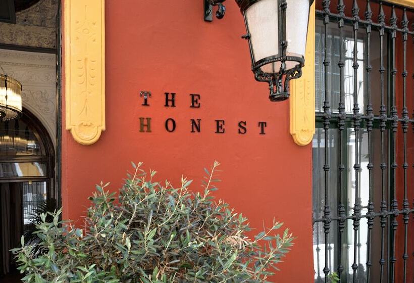 The Honest Hotel & Apartments