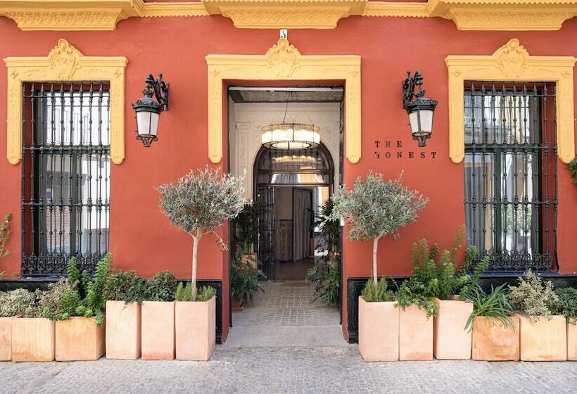 The Honest Hotel & Apartments