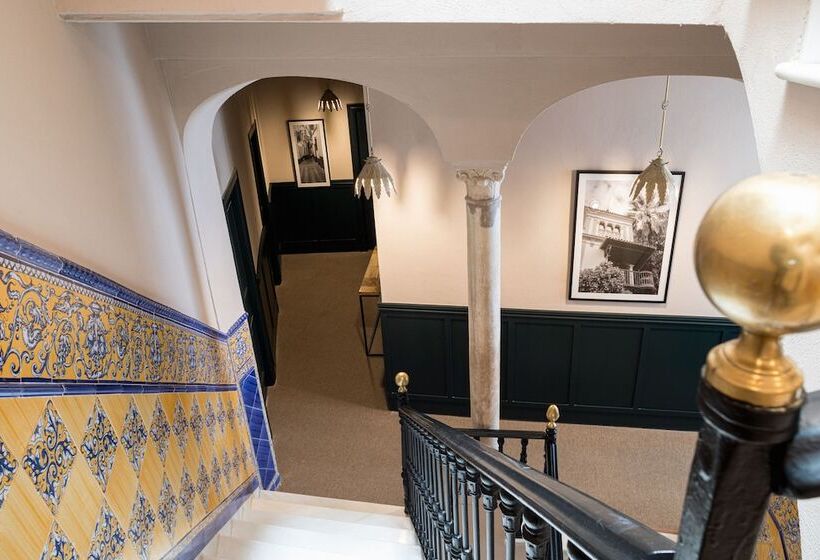 The Honest Hotel & Apartments