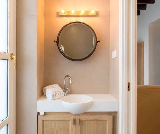 The Honest Hotel & Apartments