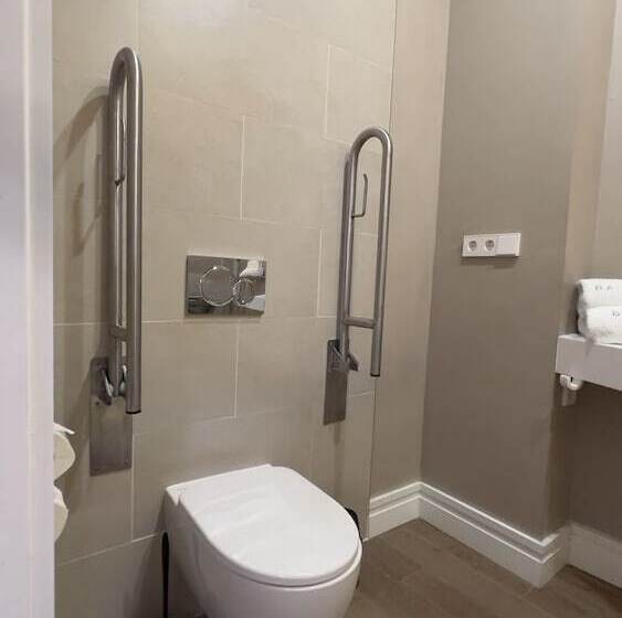 The Honest Hotel & Apartments