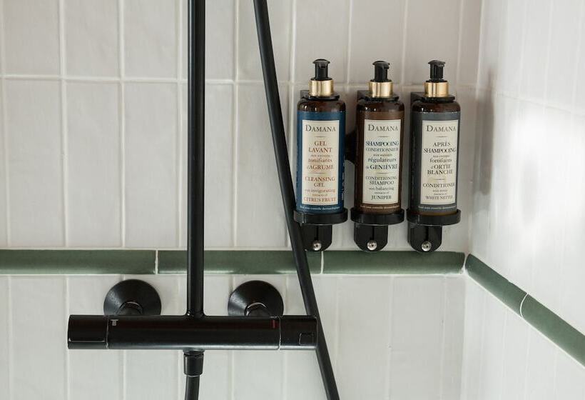 The Honest Hotel & Apartments