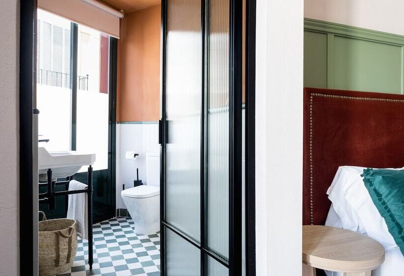 The Honest Hotel & Apartments