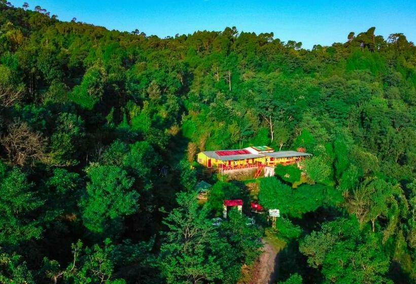 הוסטל Ooncha Dana Living With Nature Home Stay & Cafe