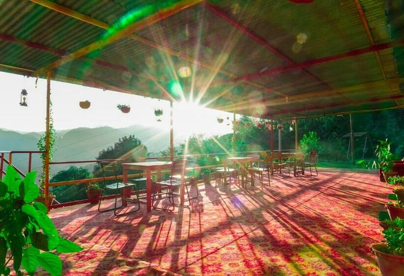 הוסטל Ooncha Dana Living With Nature Home Stay & Cafe