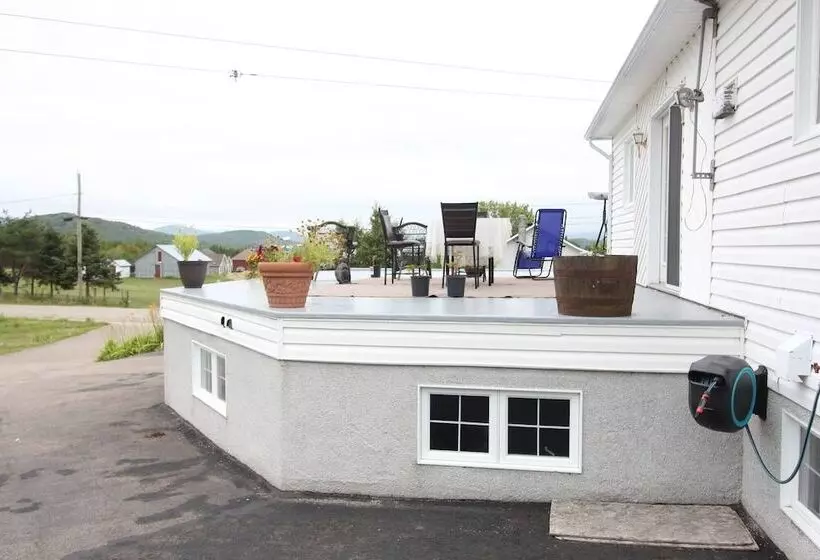 Majatalo Room In Lodge   Luther King Grande Chambre Décor Moderne Et Relaxe