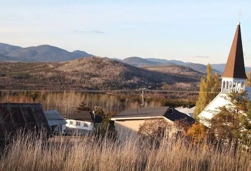Majatalo Room In Lodge   Luther King Grande Chambre Décor Moderne Et Relaxe