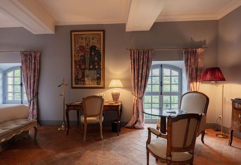 Отель Château De Collias