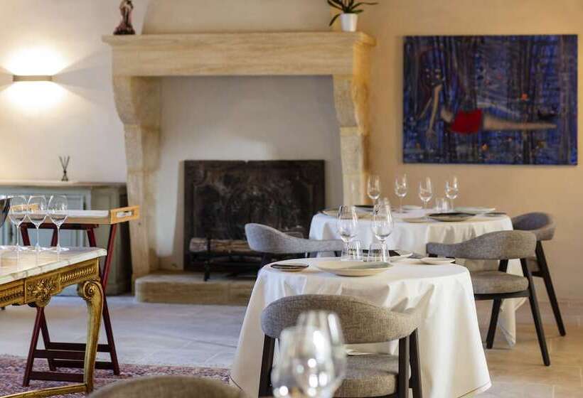 Отель Château De Collias