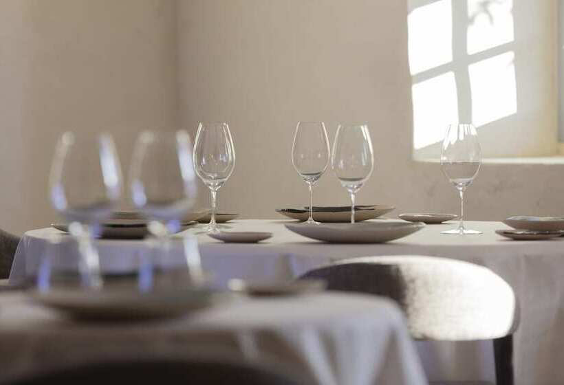 Отель Château De Collias