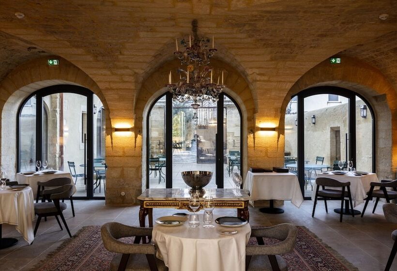 Отель Château De Collias