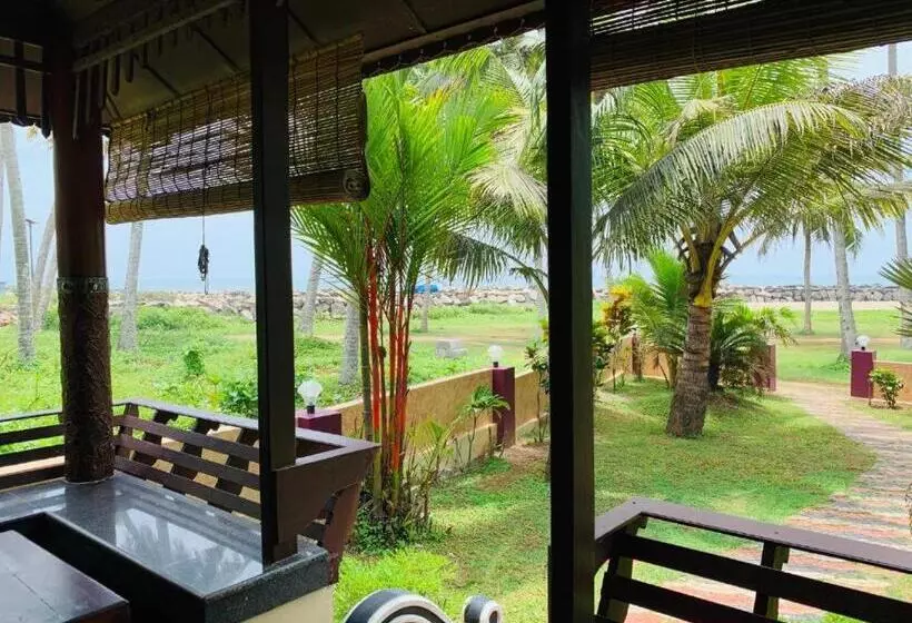 هتل Maadathil Cottages & Beach Resort