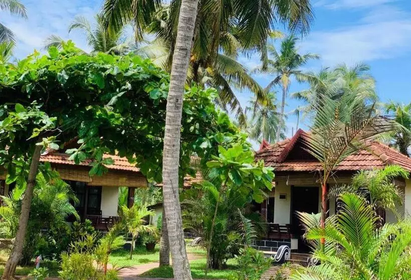 هتل Maadathil Cottages & Beach Resort