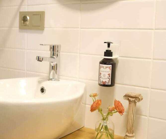 هتل Meshk Airport