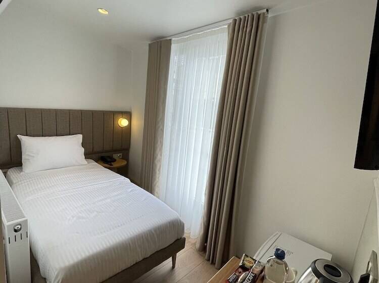 هتل Meshk Airport