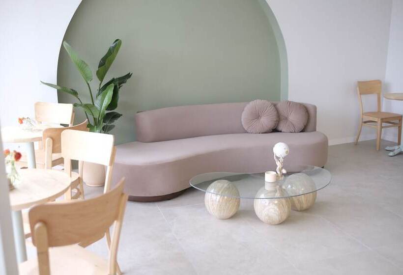 هتل Meshk Airport