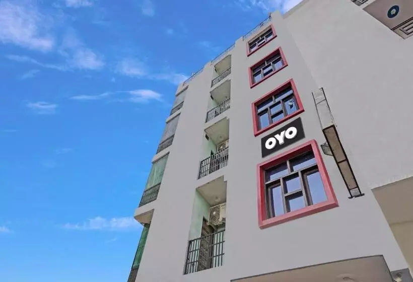 ホテル Oyo Flagship  Abes