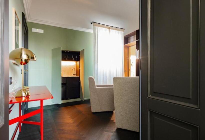 پانسیون Molo Suites