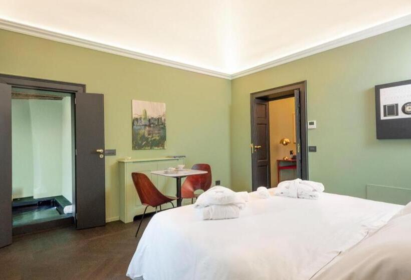 پانسیون Molo Suites