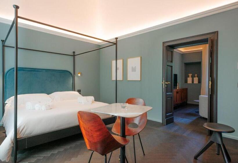 پانسیون Molo Suites