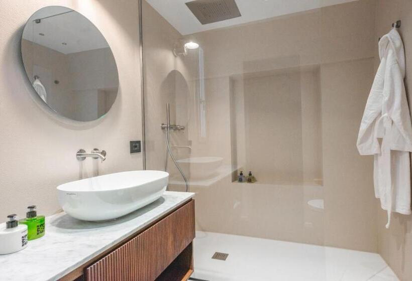 پانسیون Molo Suites