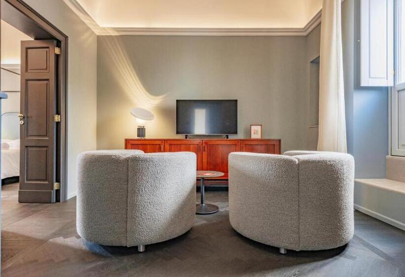 پانسیون Molo Suites