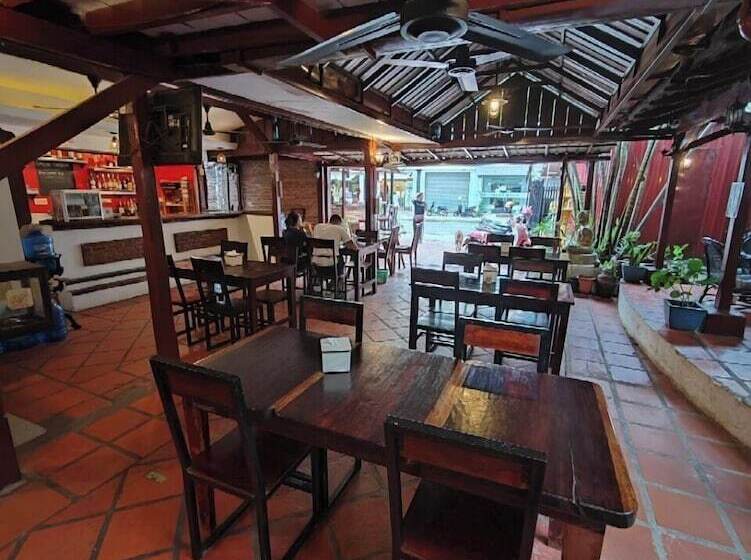 بنسيون Soben Cafe Guesthouse & Restaurant