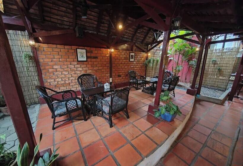 بنسيون Soben Cafe Guesthouse & Restaurant