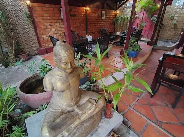 Majatalo Soben Cafe Guesthouse & Restaurant