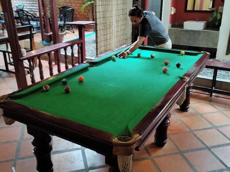 بنسيون Soben Cafe Guesthouse & Restaurant