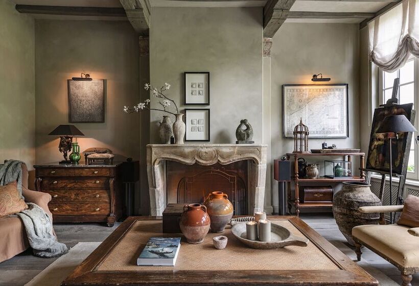 تختخواب و صبحانه The Notary