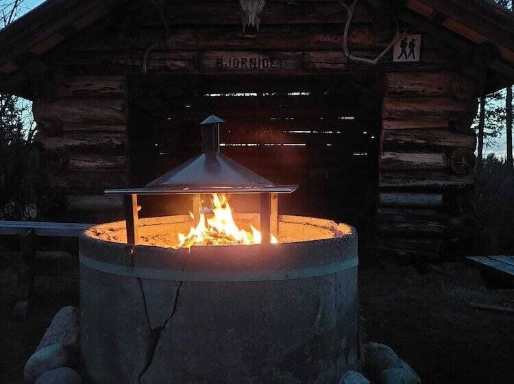 בית מלון כפרי Nederhögenvildmarkscenter