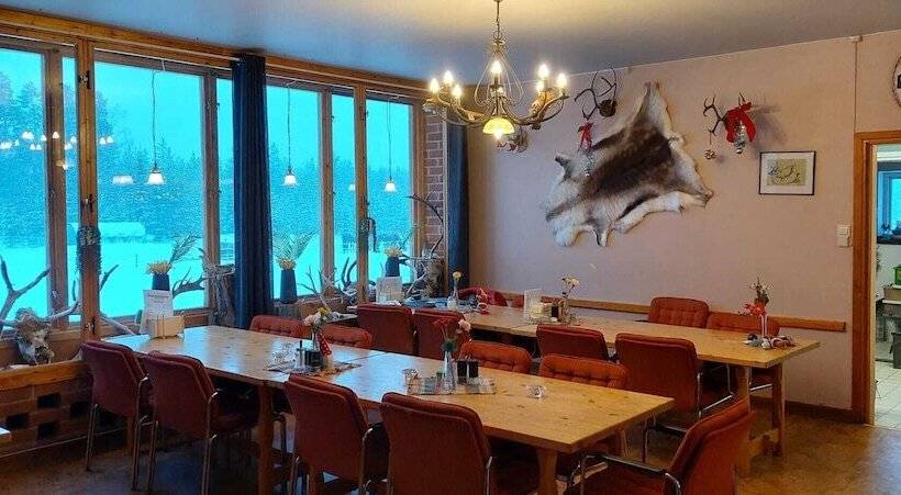 בית מלון כפרי Nederhögenvildmarkscenter