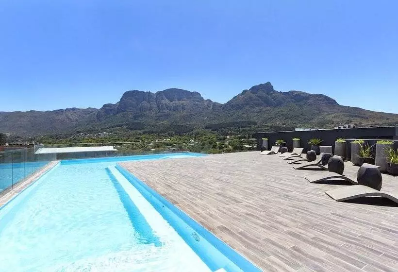 Newlands Peak Aparthotel By Totalstay