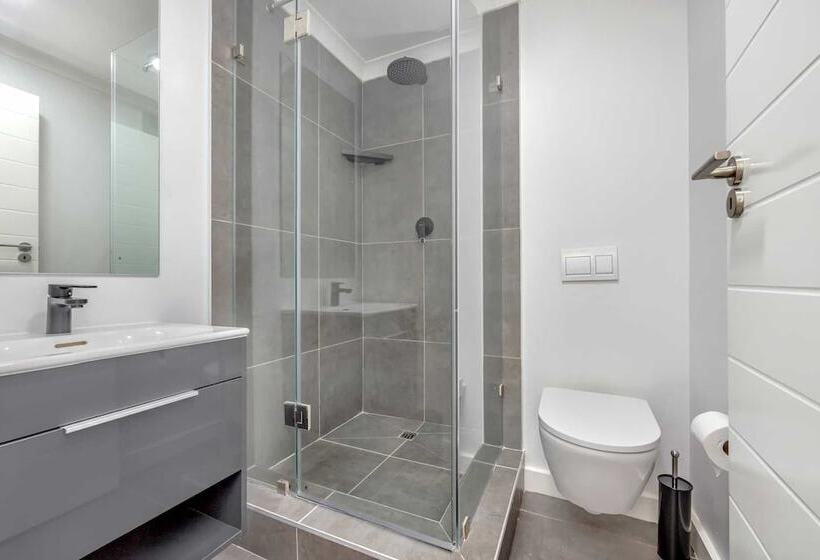 Newlands Peak Aparthotel By Totalstay