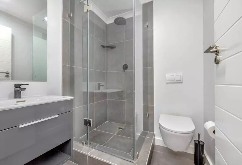 Newlands Peak Aparthotel By Totalstay