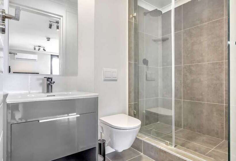 Newlands Peak Aparthotel By Totalstay