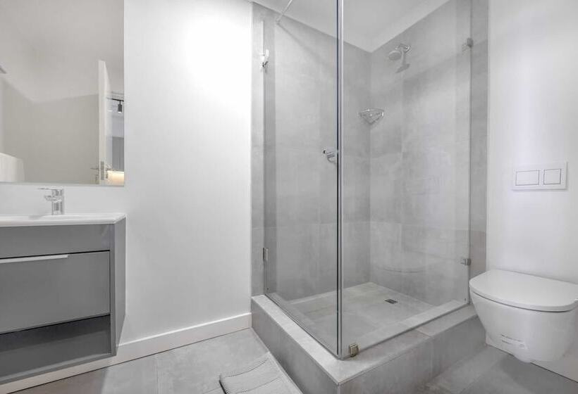 Newlands Peak Aparthotel By Totalstay