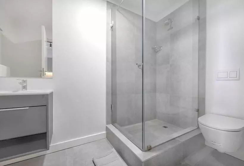 Newlands Peak Aparthotel By Totalstay