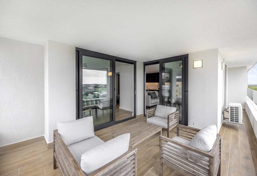 Newlands Peak Aparthotel By Totalstay