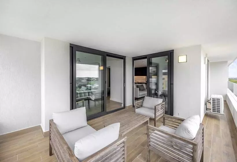 Newlands Peak Aparthotel By Totalstay