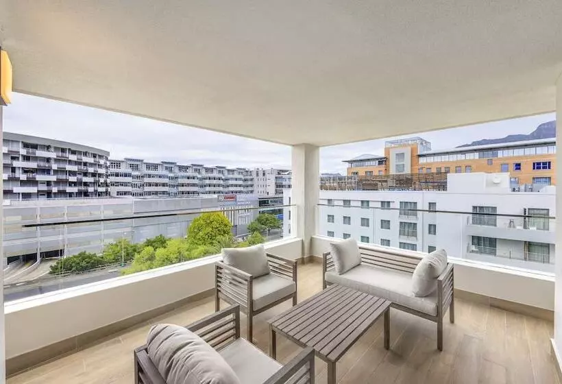 Newlands Peak Aparthotel By Totalstay