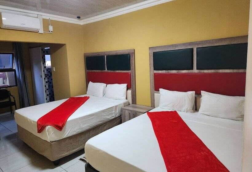 ペンション Francos Guest Lodge Accommodation