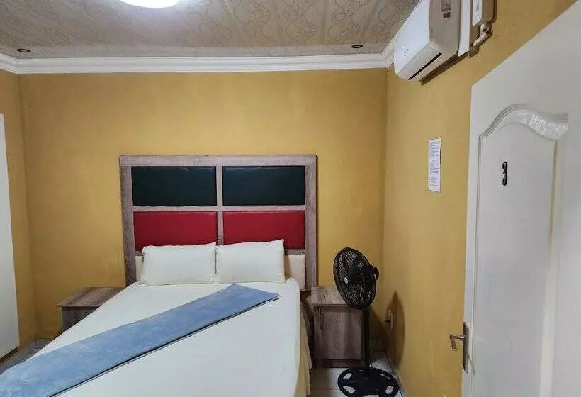 ペンション Francos Guest Lodge Accommodation