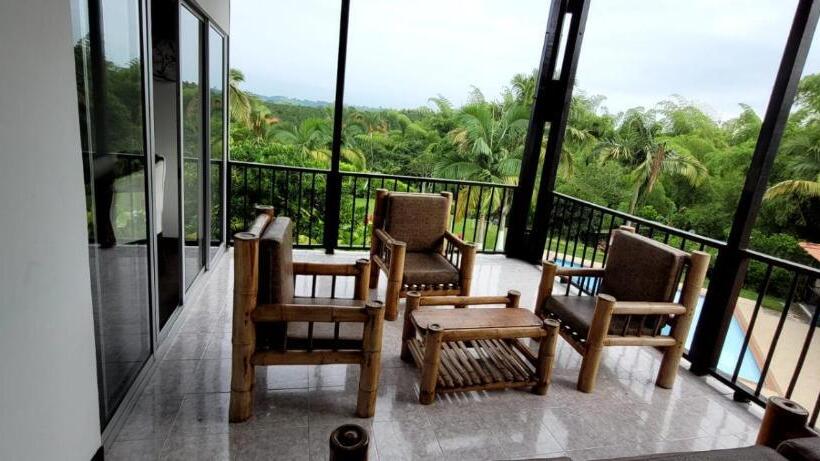 هاستل Chalet La Promesa