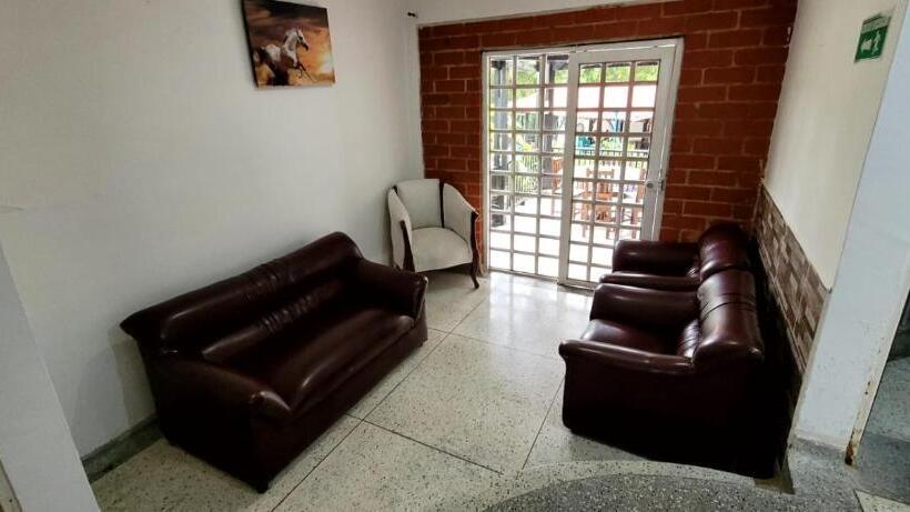 هاستل Chalet La Promesa