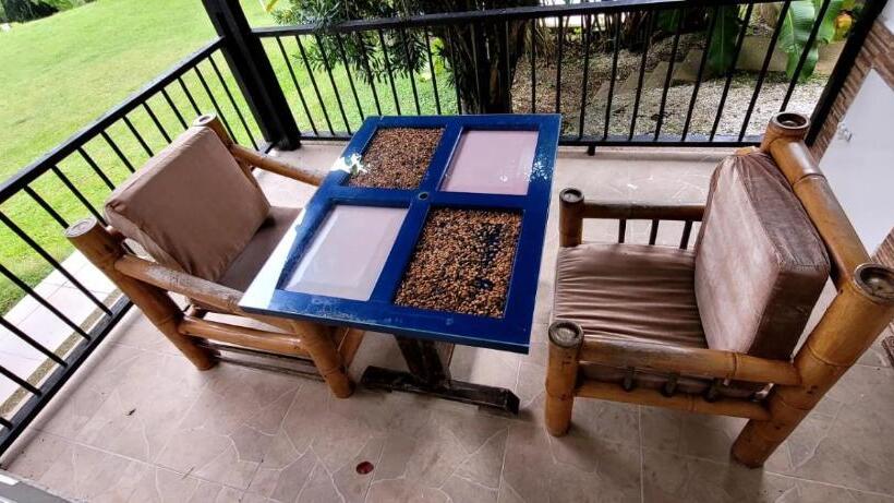 هاستل Chalet La Promesa