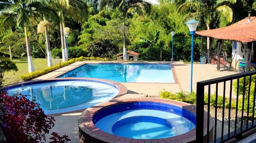 هاستل Chalet La Promesa